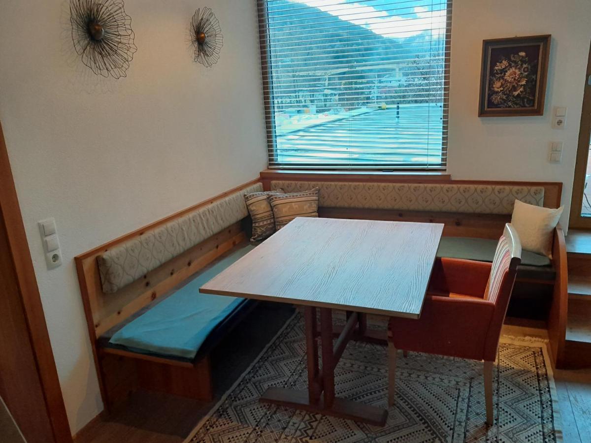 Haus Hotz Apart Talblick Grins Zewnętrze zdjęcie