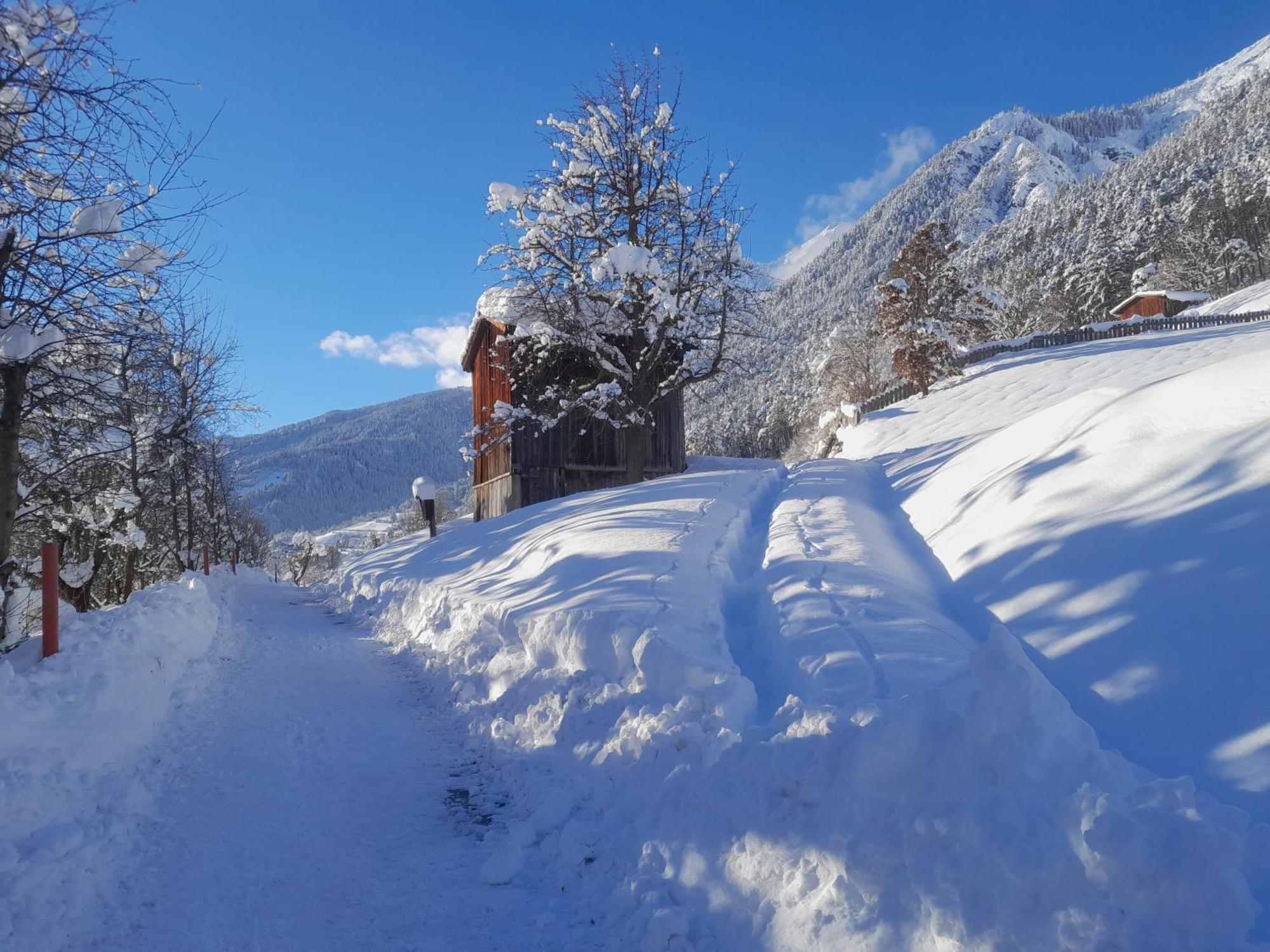 Haus Hotz Apart Talblick Grins Zewnętrze zdjęcie